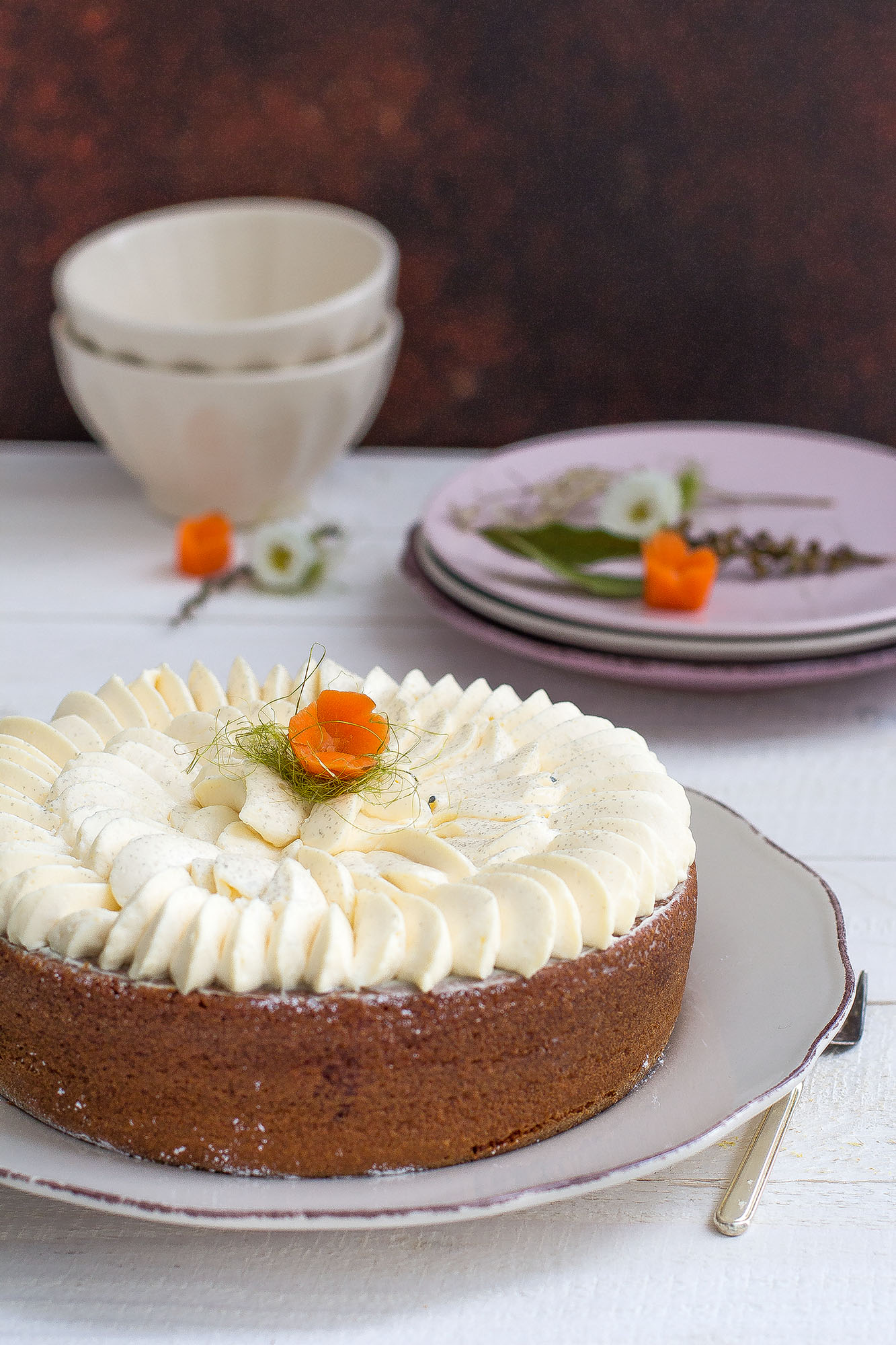 Torta di carote e panna montata 