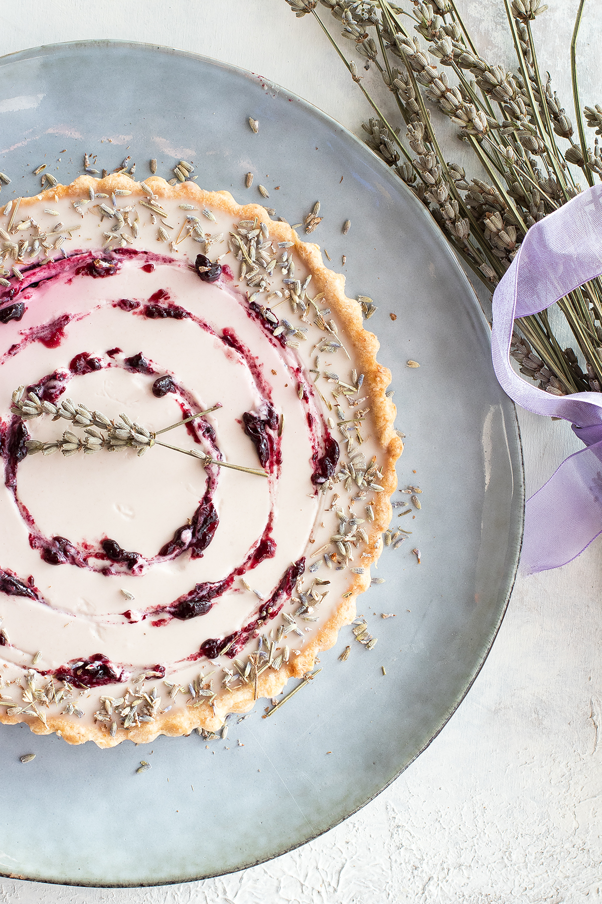 Crostata con panna cotta aromatizzata alla lavanda