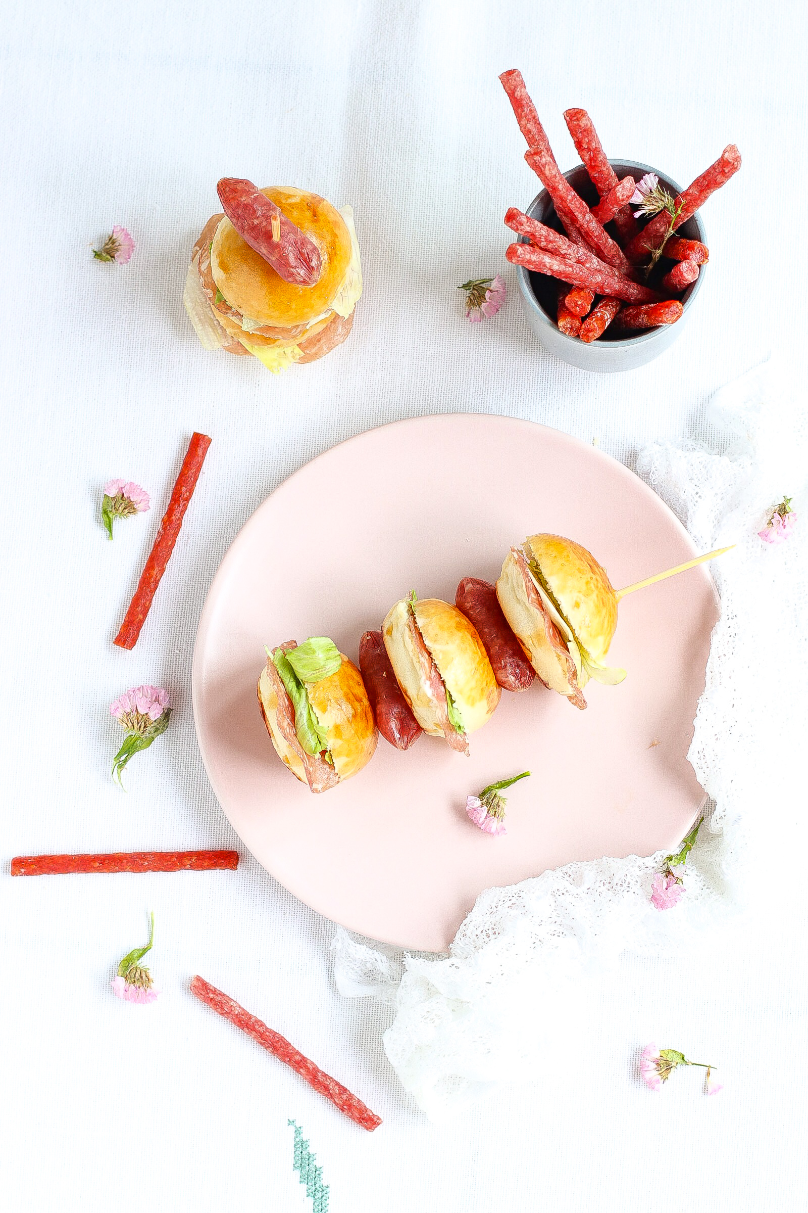 Mini burger con fettine di salame Citterio e formaggio