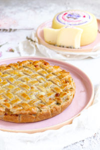 torta salata con verdure e formaggio