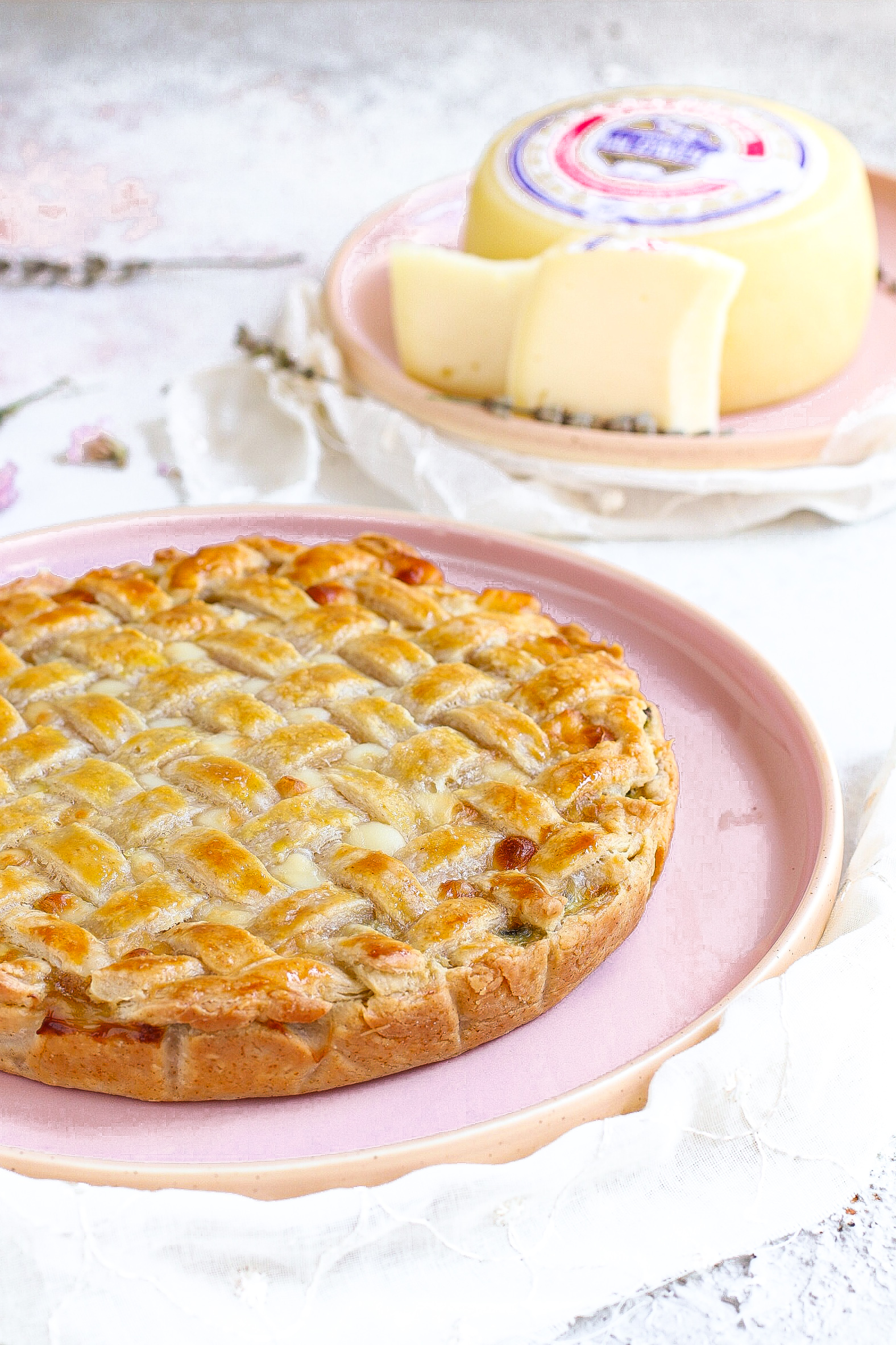 torta salata con verdure e formaggio