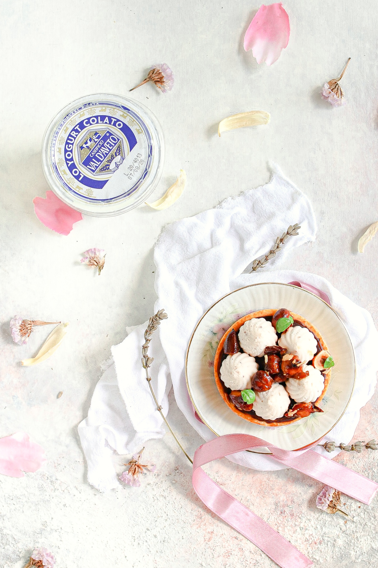 Tartellette cioccolato e mousse allo yogurt