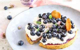 tarte ai mirtilli e yogurt colato