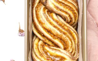 babka con crema al pralinato