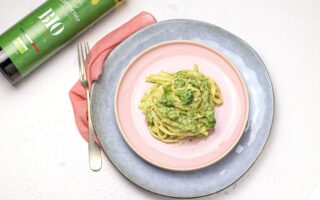 Troccoli con crema di broccoli e noci