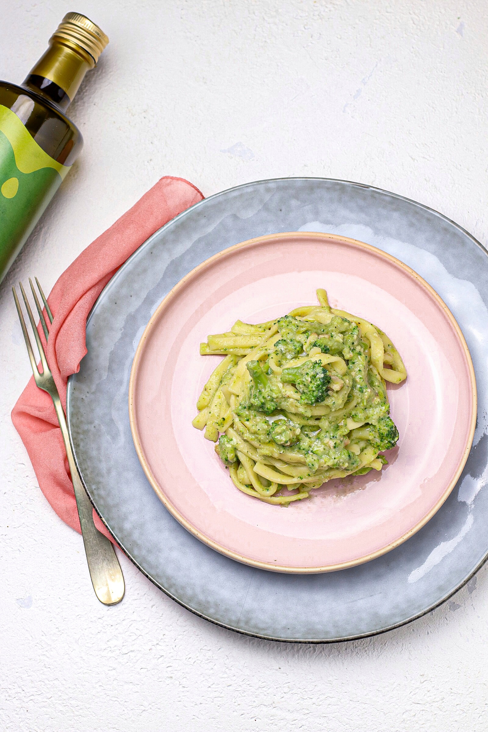 Troccoli con crema di broccoli e noci 