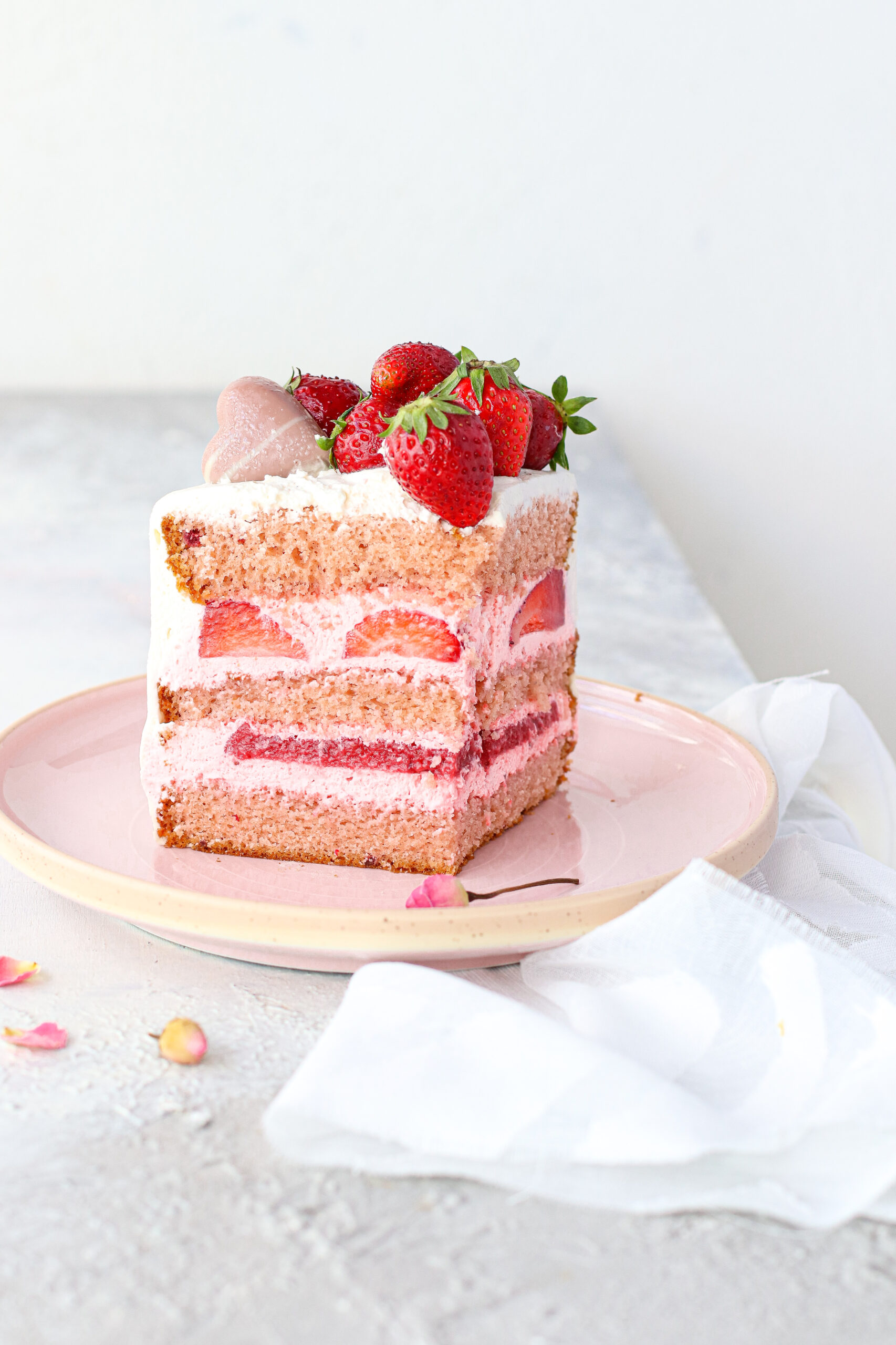 Torta di fragole con crema chantilly