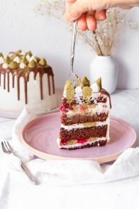 Drip Cake pistacchio e lamponi