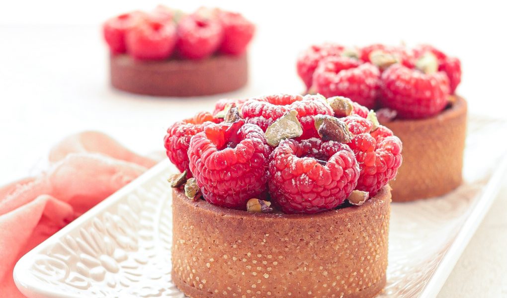 tartellette pistacchio e lamponi