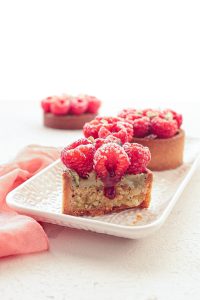Tartellette pistacchio e lamponi