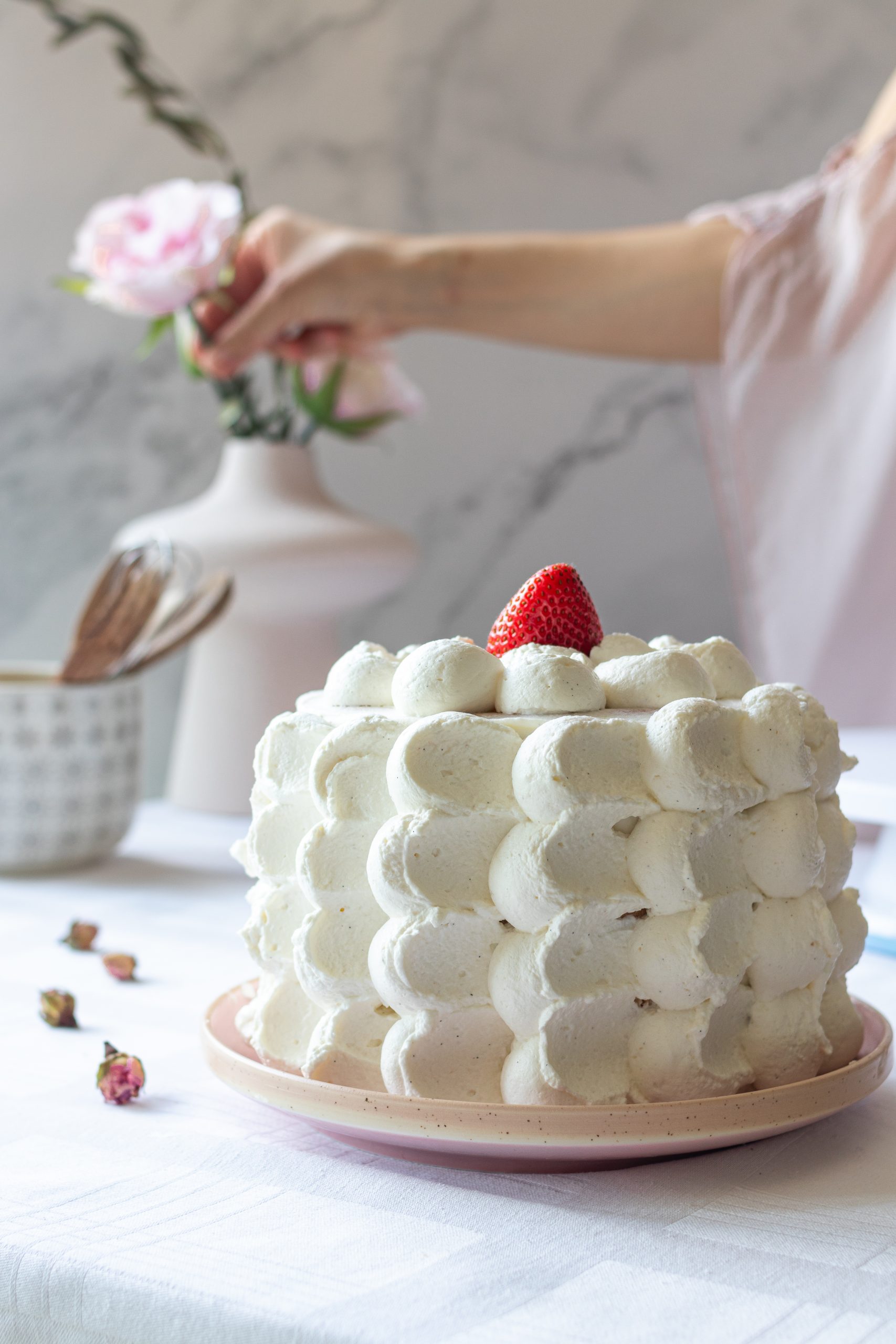 Torta fragole e crema chantilly