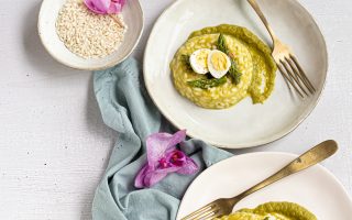 risotto con crema di asparagi e uova di quaglia