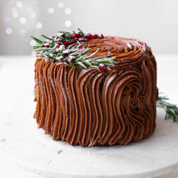 Panettone al cacao con ganache al cioccolato