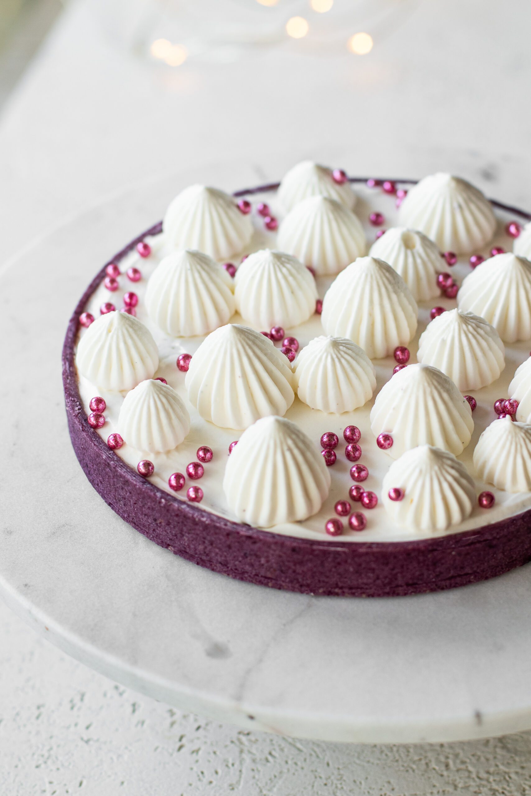 Crostata con mousse al cioccolato e chantilly allo yogurt